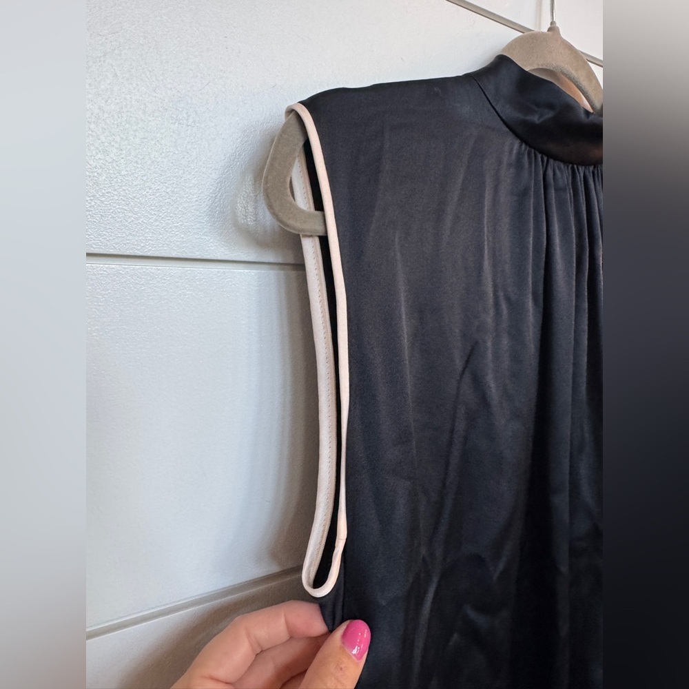 NWT MaxMara Orel Silk Blouse
Size 10 - Picture 4 of 10